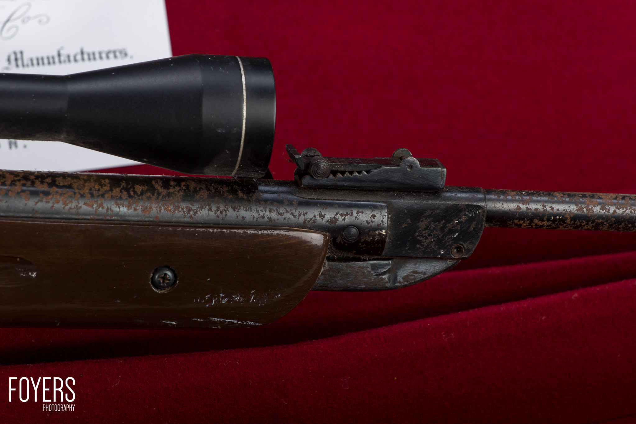 Foyers.Photography — Air rifle on gun case